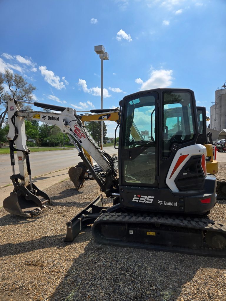 Bobcat E-35 Mini Excavator Bobcat E-35 Mini Excavator